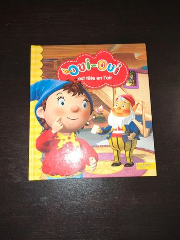 Livre oui oui est tête en l'air