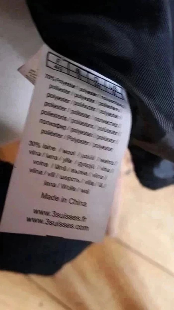 manteau 3/4 Taille 40 . Manches 3/4 . De couleur noire - photo numéro 4