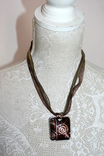Collier fantaisie marron