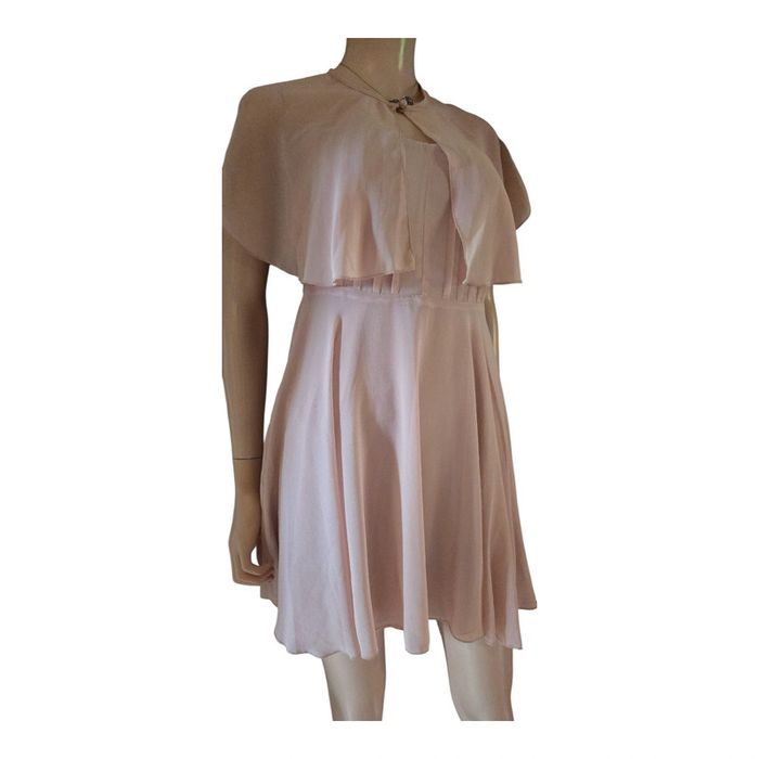 robe dégriffée rose poudré avec cape amovible Taille 36/S défauts