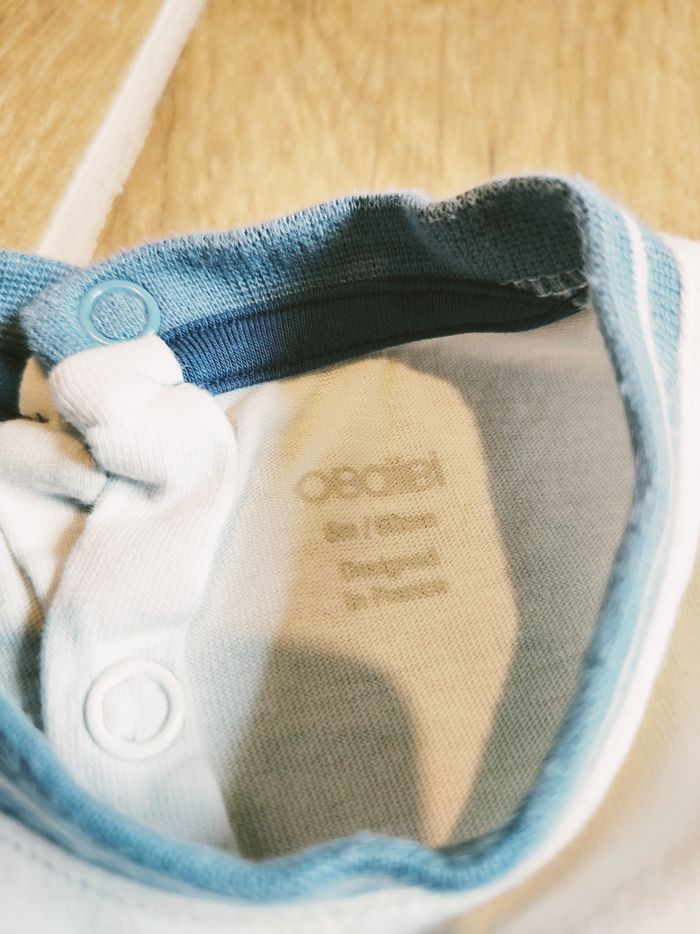 🦊Obaïbi- Ensemble Pantalon molletonné kaki et t-shirt avec motifs renard et hérisson - taille 6mois - photo numéro 5