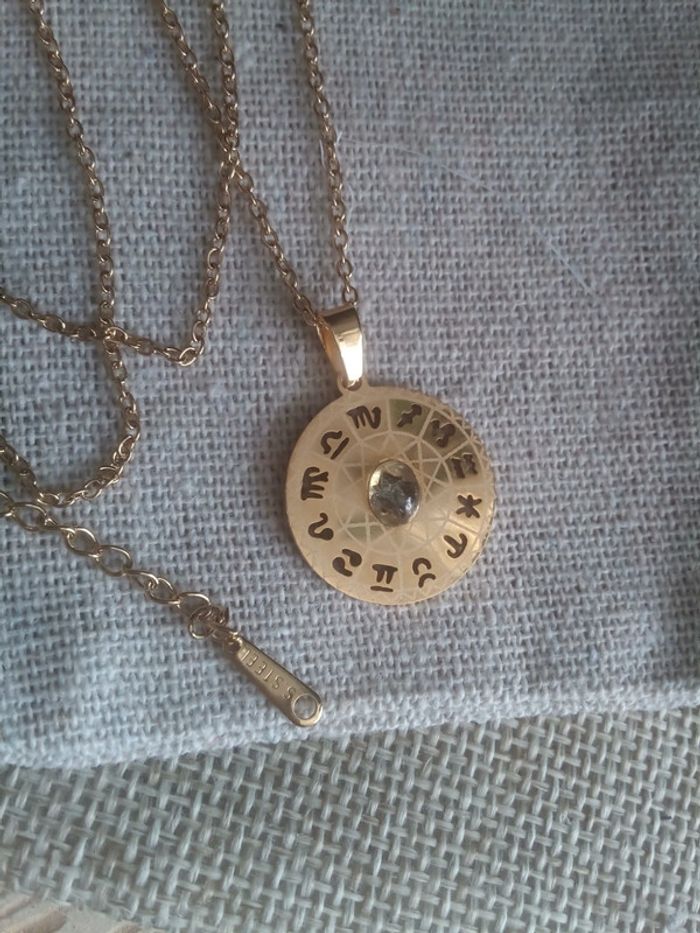 Collier astro et pierre de tourmaline