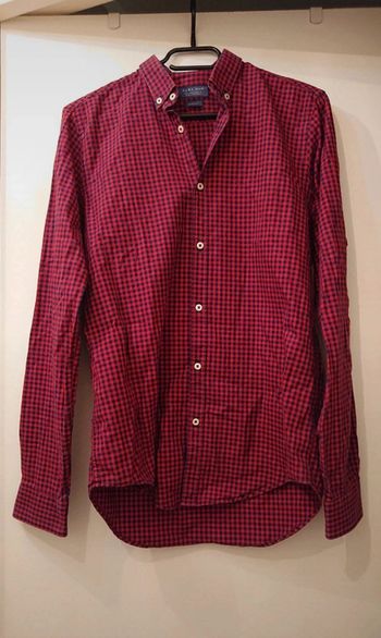 Chemise à carreaux rouge et bleu marine