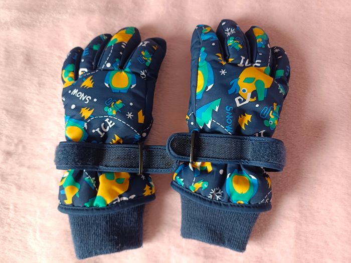 Gants de ski pour enfant taille M de 8-11 ans neufs - photo numéro 3