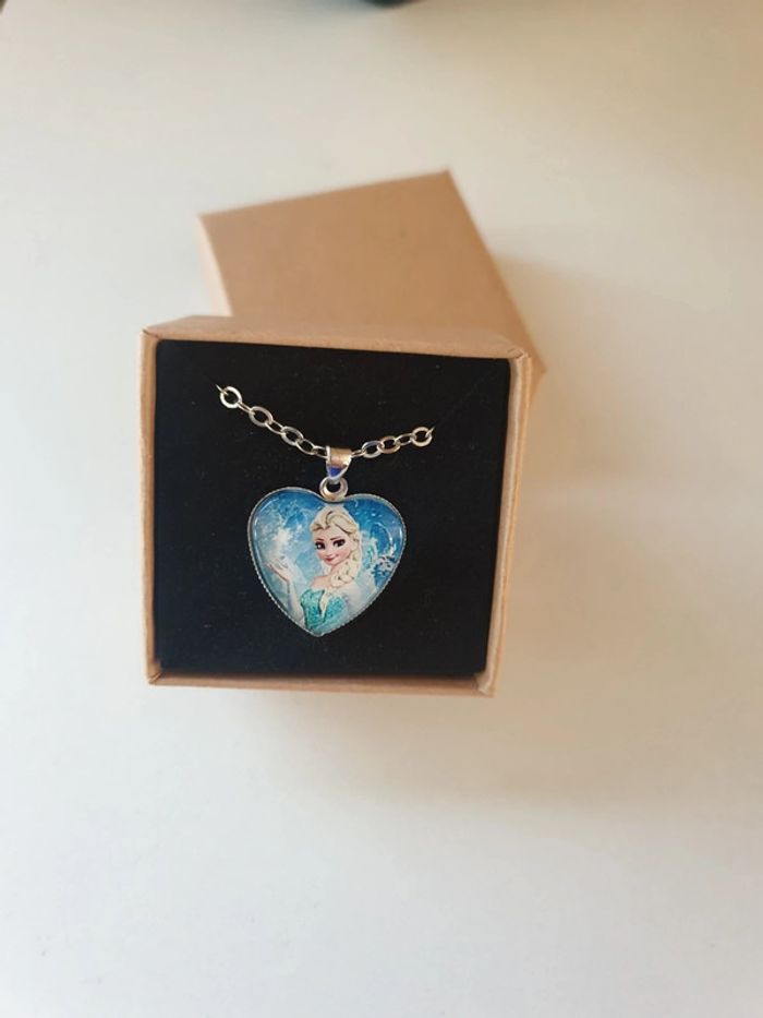 Collier la reine des neige