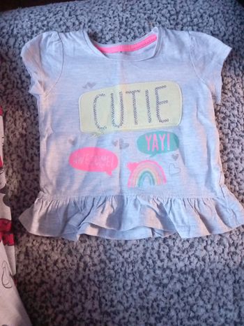 T-shirt taille 12/18mois 86cm primark