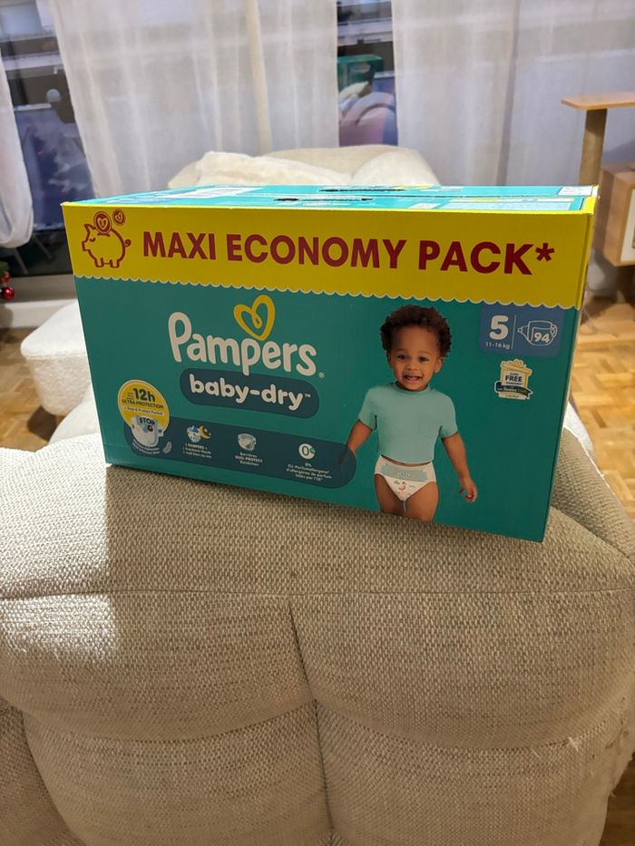 Pampers Baby-Dry de taille 5 (11-16kg) - photo numéro 2