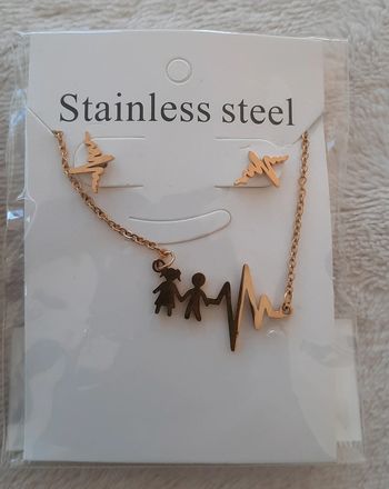 Collier et boucle d'oreilles