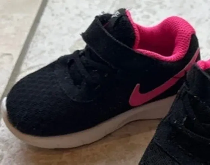 Lot chaussures fille taille 22 - photo numéro 4