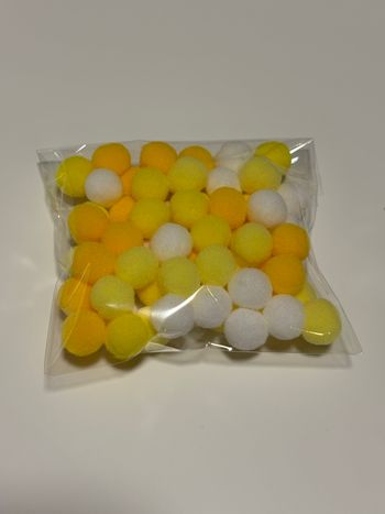 60 pompons Mix jaune
