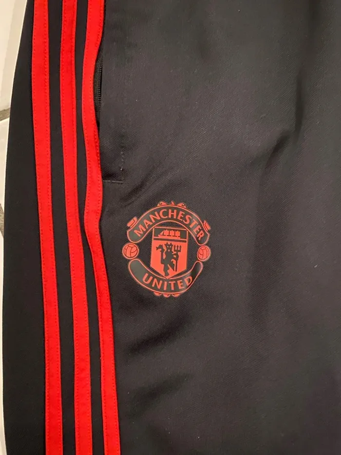 Jogging adidas Manchester United Noir & rouge Taille L Très bon état - photo numéro 5