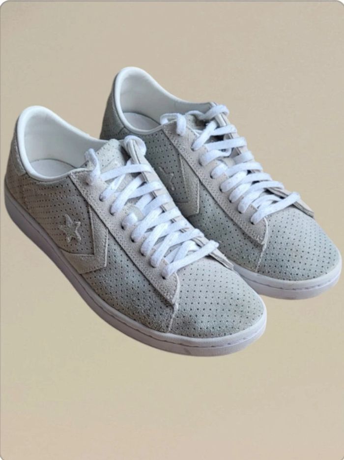 Converse Pointure 38,5 - photo numéro 2