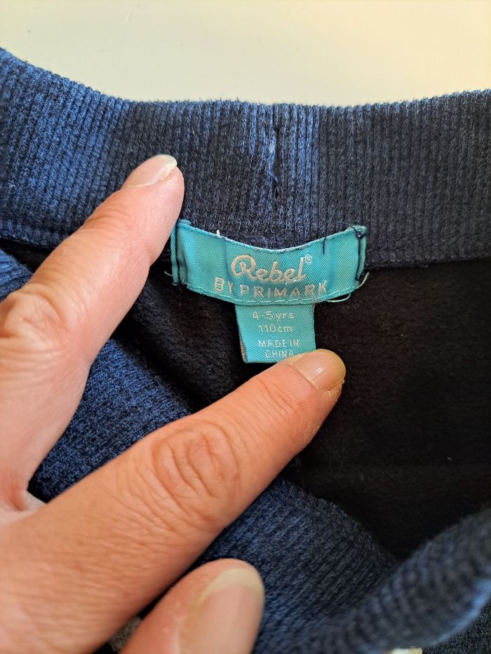 Short molleton garçon 5 ans TBE - photo numéro 6