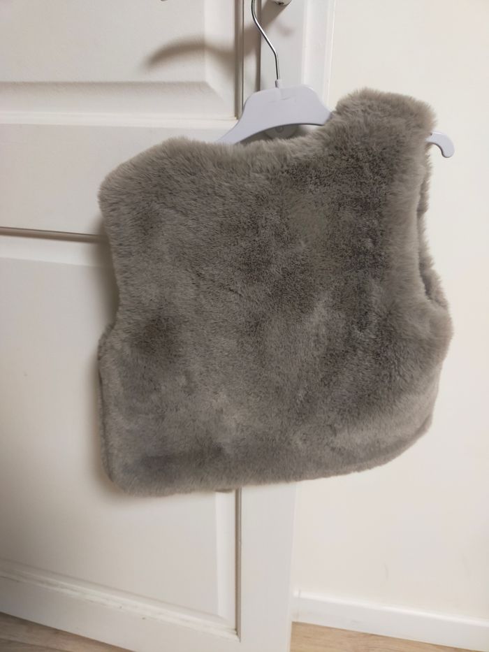 Gilet fausse fourrure monoprix 10 ans. - photo numéro 3