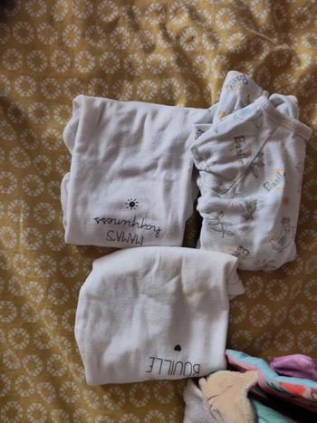 Body  bébé 1 mois