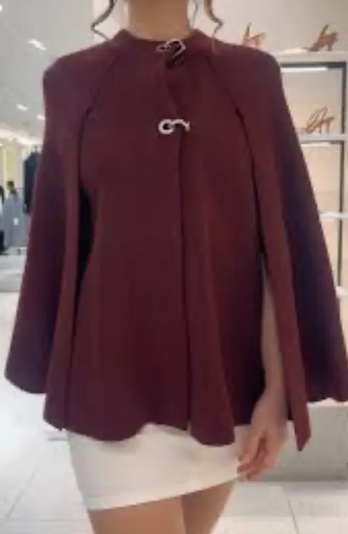 Manteau cape Zara taille L Collection Zara 2025.
