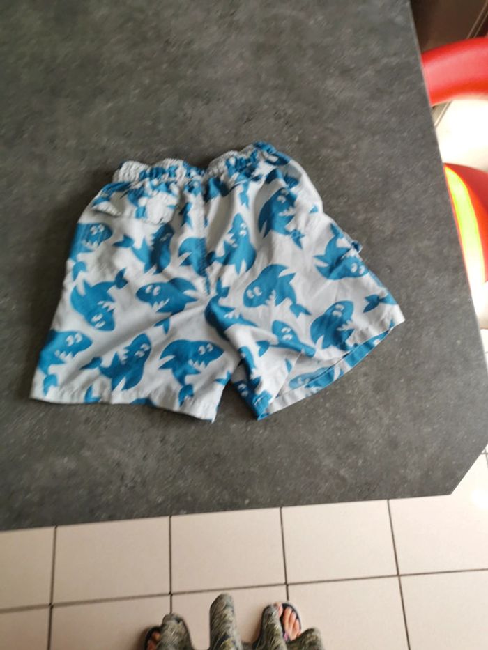 Short, de bain garçon, 6 ans. - photo numéro 2
