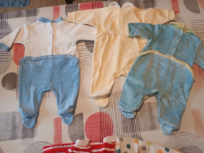 Lot 5 pyjamas Taille 1 mois - photo numéro 7