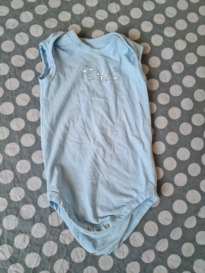 9 bodys 24 mois - photo numéro 10