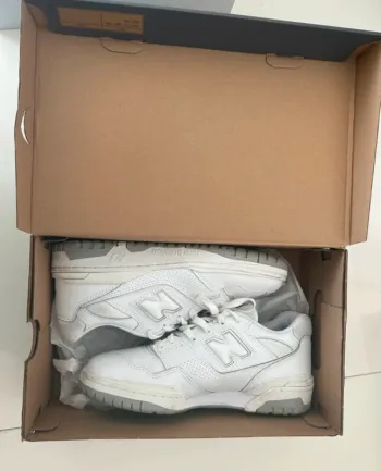 New Balance basket cuir  blanche modèle 550  pointure 39,5
