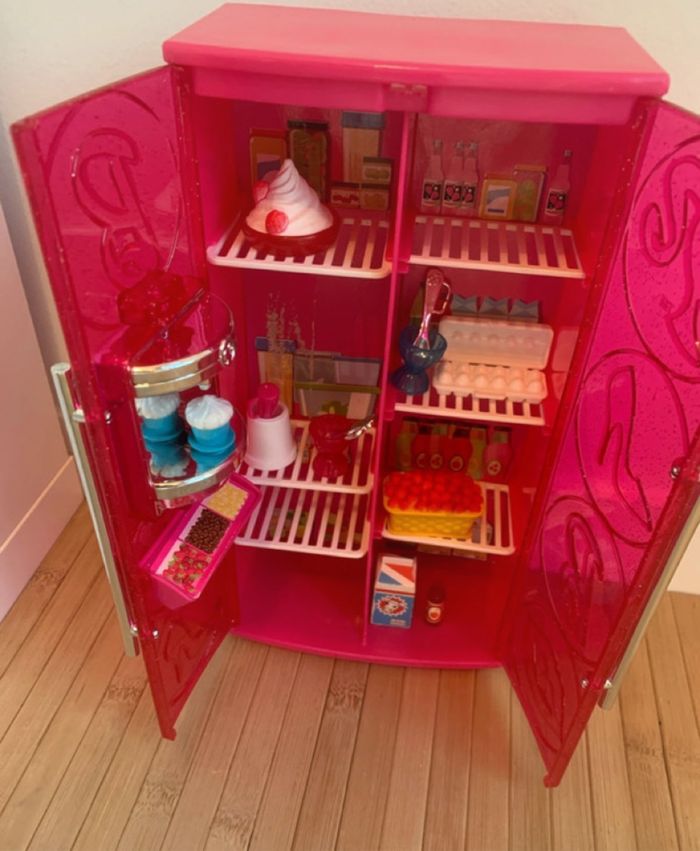 Barbie Treats To TV Refrigerator Set vintage 2010 - photo numéro 3