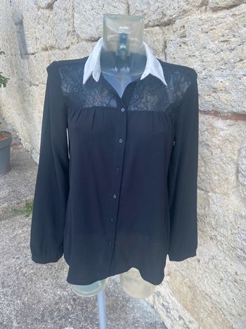 Chemisier noir col blanc