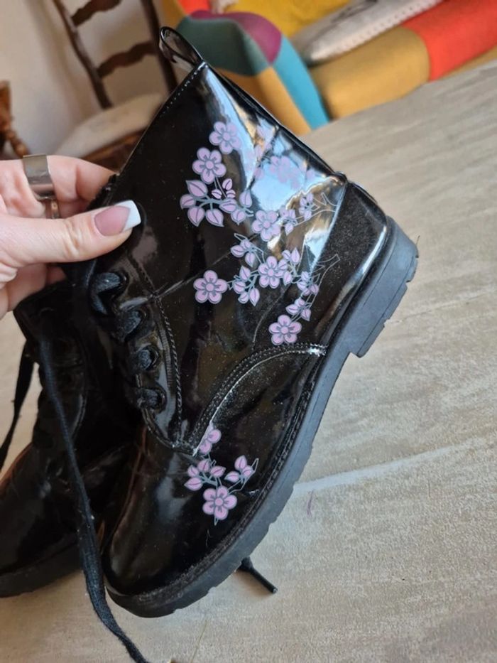 Bottines verni motif fleur - photo numéro 3