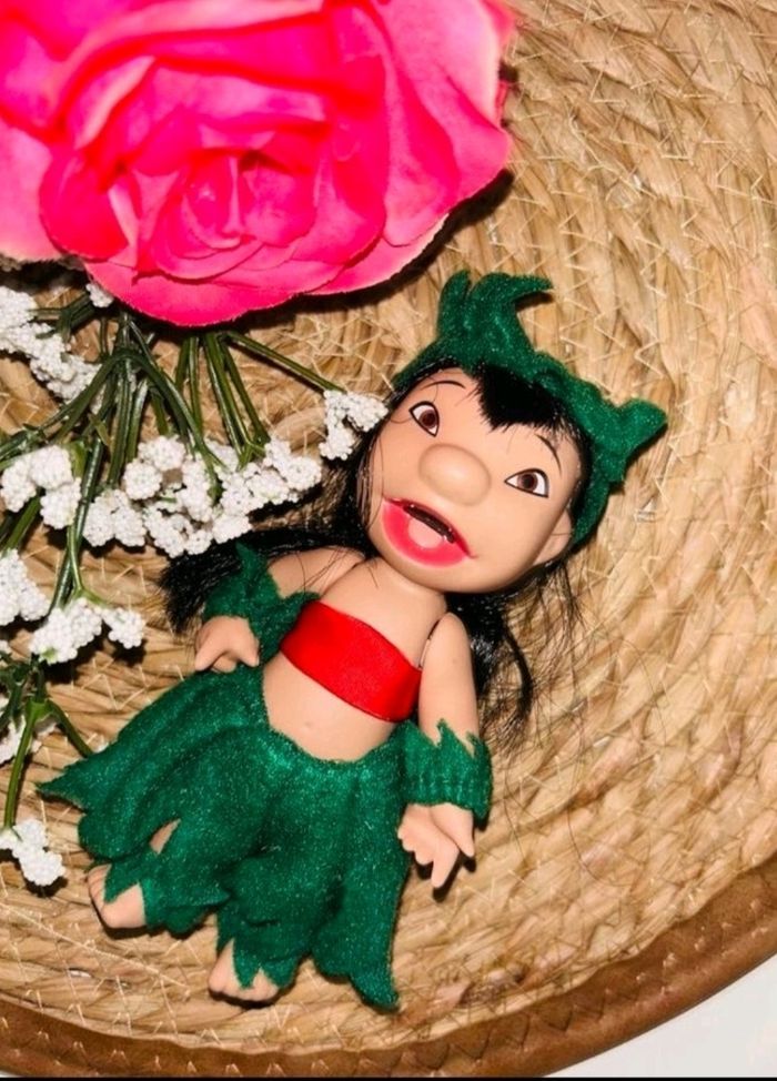 Poupee Disney - photo numéro 1