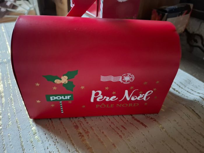 boite aux lettres du père Noel neuve - photo numéro 4