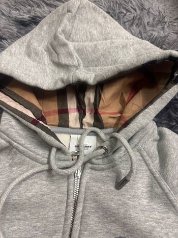 Burberry zipper à capuche Taille S