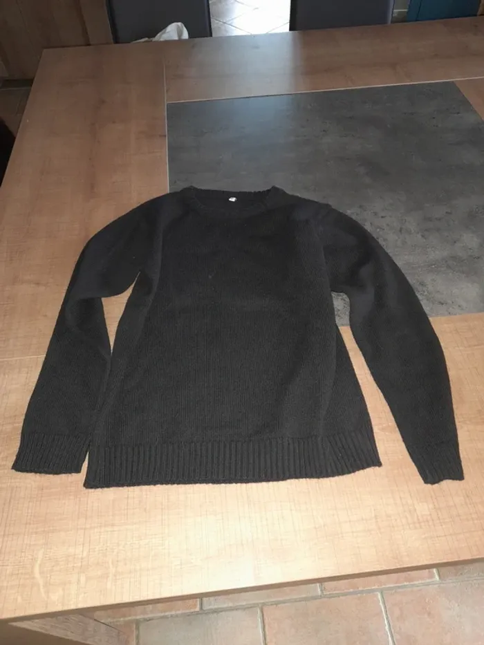 Pull noir