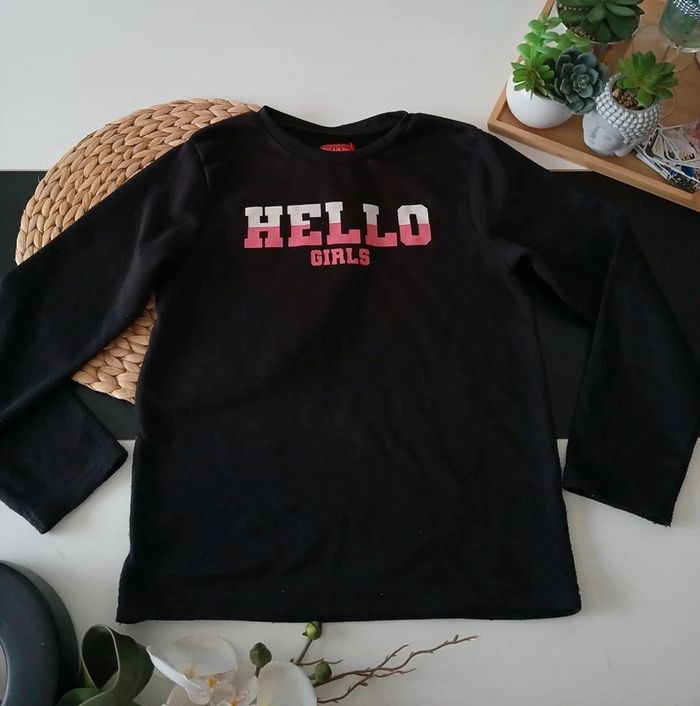 Pull Noir hivers Taille 10 ans🌿💝 - photo numéro 3