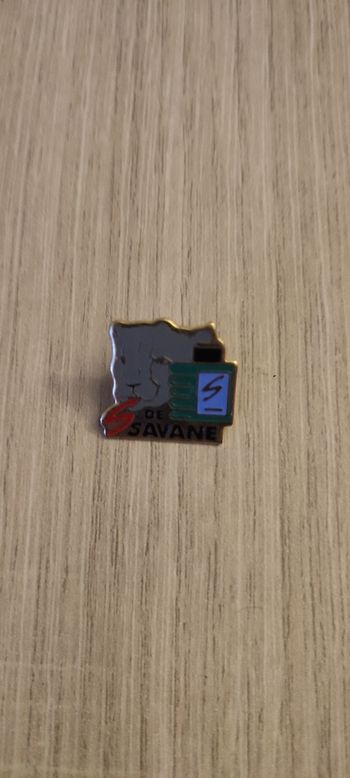 Pin's parfum S de Savane