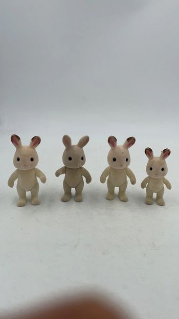 Figurines Sylvanian Families Famille Lapins Epoch d’enfance