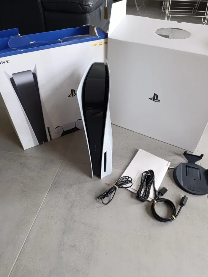 PS5 Blanc noir très bon état