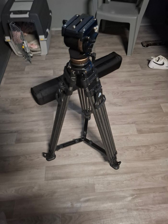 Neewer ll55 trépied vidéo en fibre de carbone avec tête fluide neuf jamais utilisé