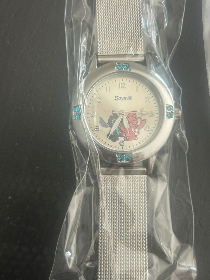 Lot de 2 montres Stitch neuves - photo numéro 2