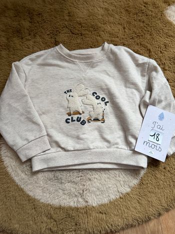 Sweat beige lapin/trottinette KIABI t.18m