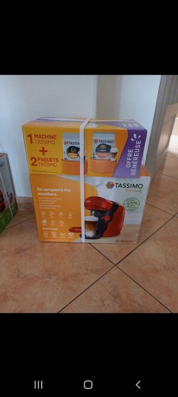 Cafetière électrique tassimo et 2 paquets de dosettes neuf