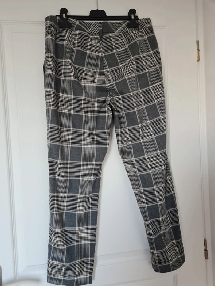 Pantalon tailleur gris et blanc à carreaux - photo numéro 2
