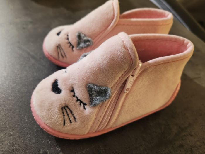 chaussons mignons pour enfant, taille 19. - photo numéro 2