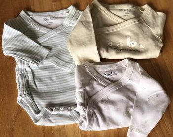 5 Bodies bébé 1 mois