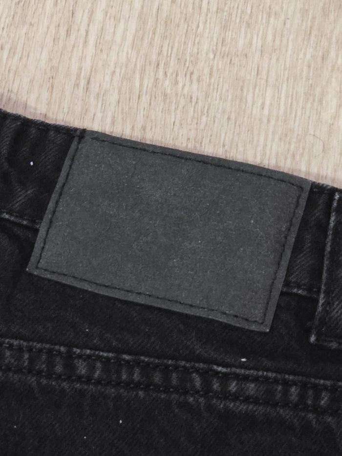 Jean noir ZARA – Coupe droite – Très bon état - photo numéro 6