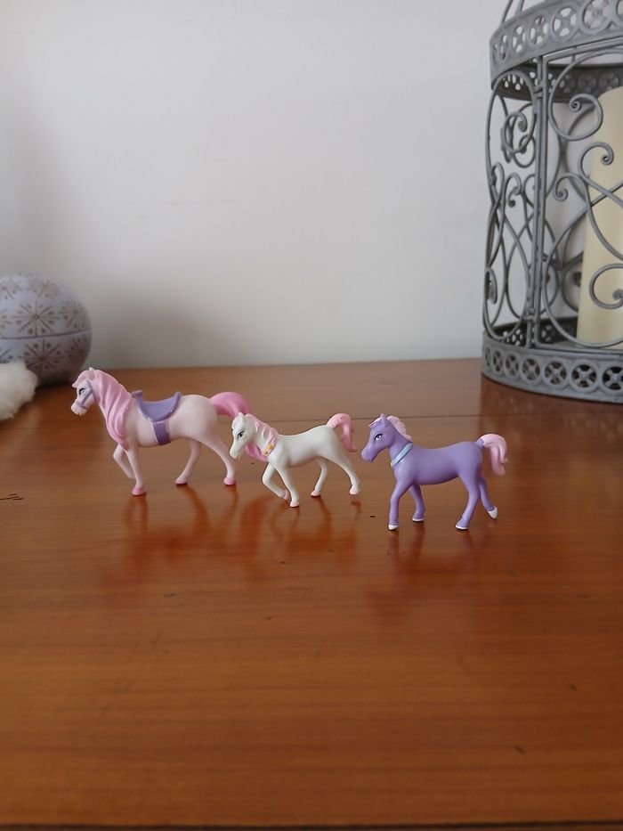 figurines Chevaux: Jument & ses Poulains