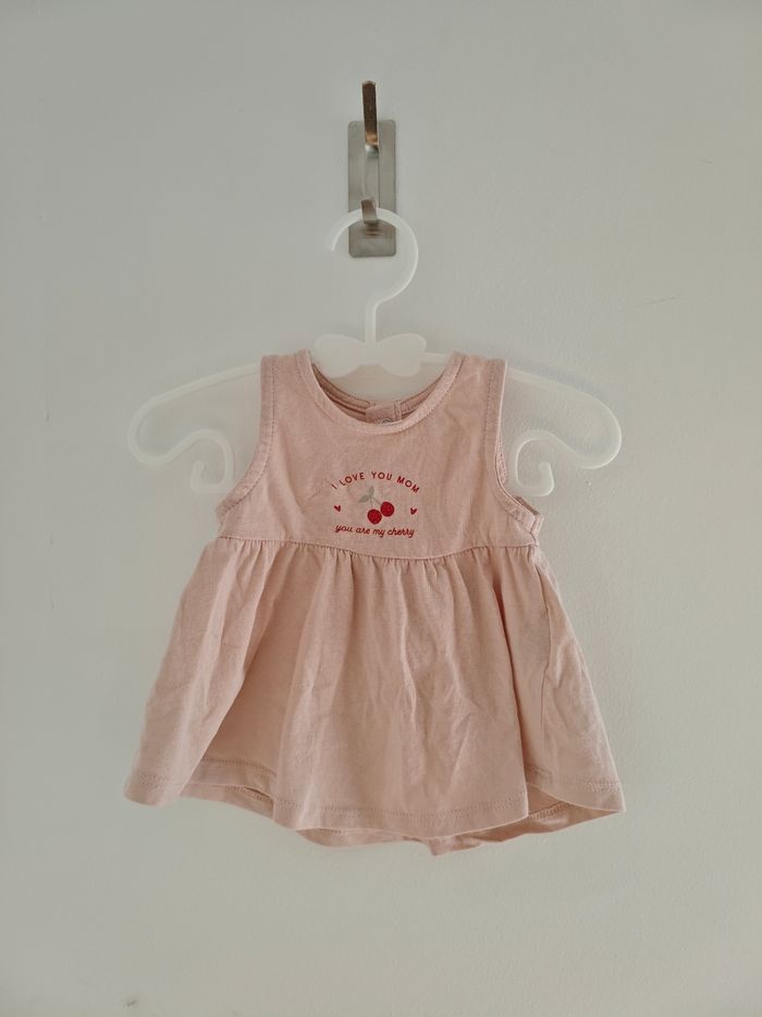 Robe Kiabi 1 mois - photo numéro 7