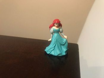 Petite princesse figurine ariel la petite sirène disney