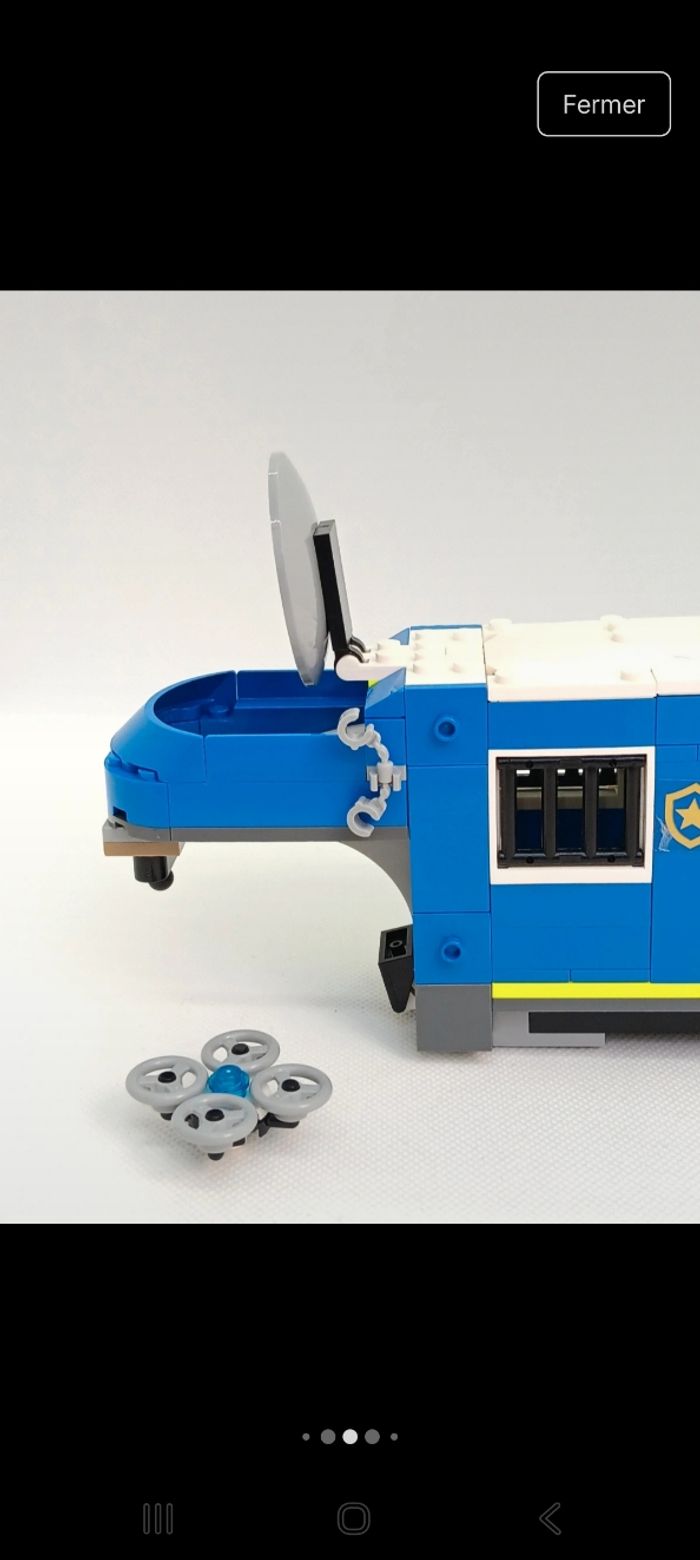 Figurine LEGO City 60315 Le camion de commandement mobile de la police
2 Notice fournie - photo numéro 7