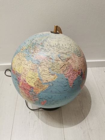 Globe terrestre lumineux