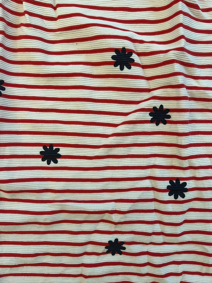 Robe rayé blanche et rouge 9 ans de sergent major état neuf sans étiquette - photo numéro 3