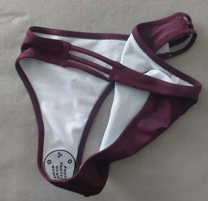 Maillot de bain bikini bordeaux Taille M - photo numéro 4